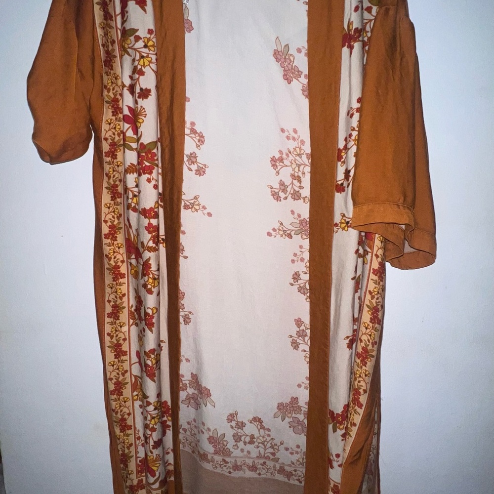 DR2 Orange and Cream Floral Kimono - Picture 1 of 3